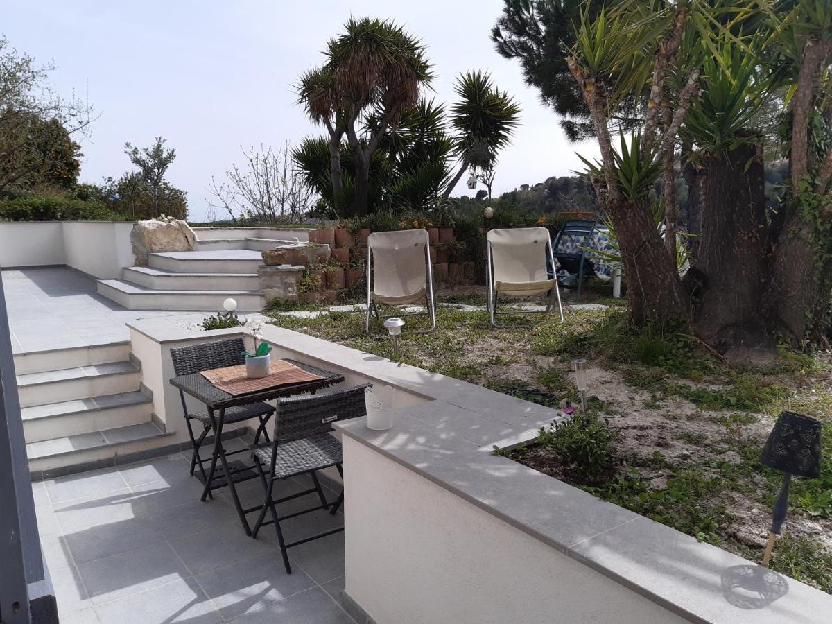 Appartement 3 Pieces Dans Villa Individuelle Falicon Bagian luar foto